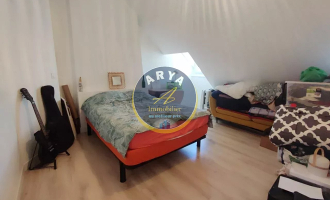 Jolie maison ancienne entièrement rénovée avec trois chambres et une grange, ARYA Immobilier, estimation gratuite sous 48h