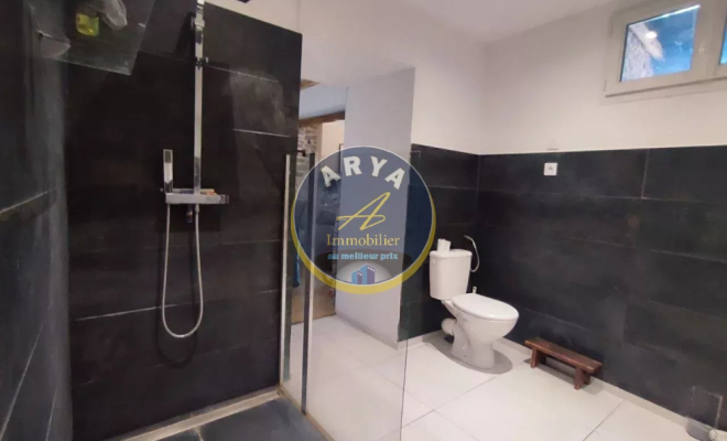 Jolie maison ancienne entièrement rénovée avec trois chambres et une grange, ARYA Immobilier, estimation gratuite sous 48h