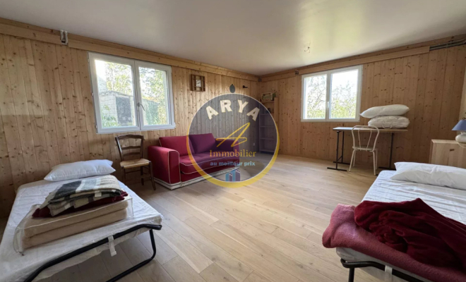 Maison avec vue dégagée, beaux volumes et nombreuses dépendances – Savigny-sous-Mâlain, ARYA Immobilier, estimation gratuite sous 48h
