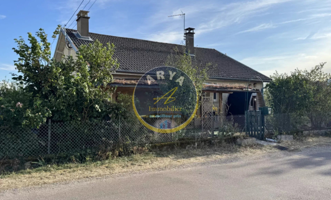 Maison avec vue dégagée, beaux volumes et nombreuses dépendances – Savigny-sous-Mâlain, ARYA Immobilier, estimation gratuite sous 48h