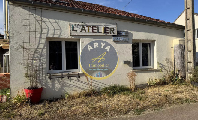 Maison avec vue dégagée, beaux volumes et nombreuses dépendances – Savigny-sous-Mâlain, ARYA Immobilier, estimation gratuite sous 48h