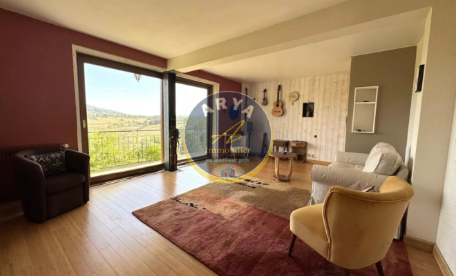 Maison avec vue dégagée, beaux volumes et nombreuses dépendances – Savigny-sous-Mâlain, ARYA Immobilier, estimation gratuite sous 48h