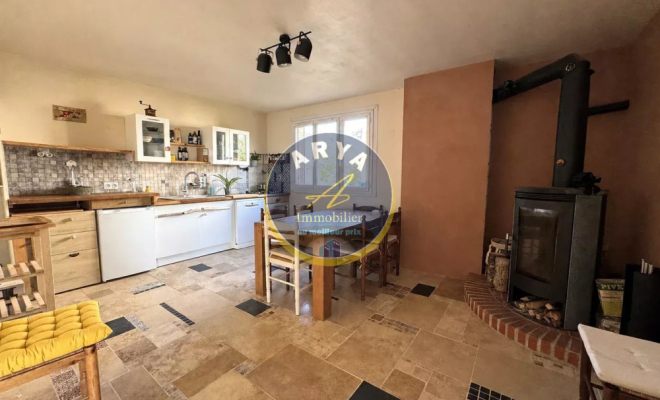 Maison avec vue dégagée, beaux volumes et nombreuses dépendances – Savigny-sous-Mâlain, ARYA Immobilier, estimation gratuite sous 48h