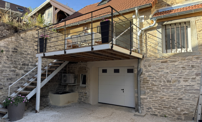 Maison en pierre avec cachet – 70 m² – Terrasse, patio et sous-sol garage – Fleurey-sur-Ouche