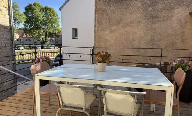 Maison en pierre avec cachet – Terrasse proche canal 70 m² – Terrasse, patio et sous-sol garage – Fleurey-sur-Ouche