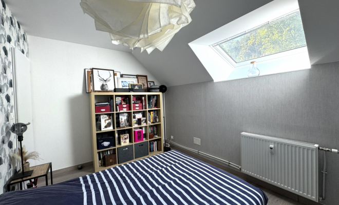 chambre avec bureau et rangement Plombières-Lès Dijon, 2 chambres, garage et combles proche Canal de Bourgogne Arya immobilier estimation gratuite sous 48h de votre appartement, maison ,terrain, grange, immeuble, local, etc.  accompagnement personnalisé projet de vente et à l'acquisition