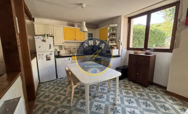 Charmante maison en pierre avec jardin et terrasse sans vis-à-vis — Ancey, ARYA Immobilier, estimation gratuite sous 48h