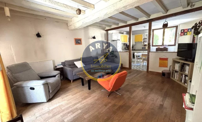 Charmante maison en pierre avec jardin et terrasse sans vis-à-vis — Ancey, ARYA Immobilier, estimation gratuite sous 48h
