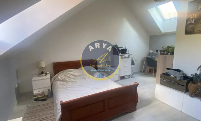 Charmante maison en pierre avec jardin et terrasse sans vis-à-vis — Ancey, ARYA Immobilier, estimation gratuite sous 48h