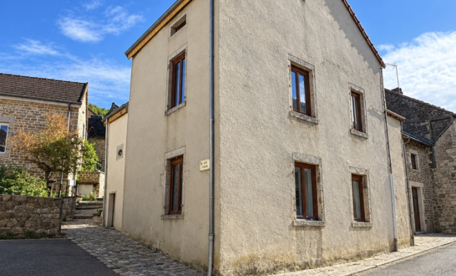 Maison de village en pierre entièrement rénovée, Dijon, ARYA Immobilier