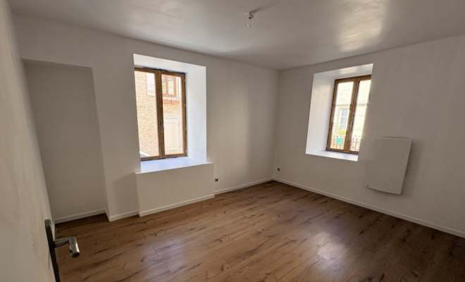 Maison de village en pierre entièrement rénovée, Dijon, ARYA Immobilier