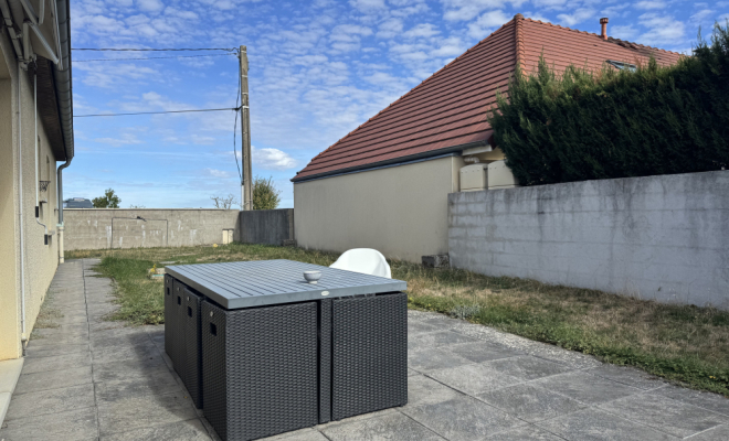 Maison de plain-pied avec piscine et garage – Pasques Agence ARYA IMMOBILIER estimation gartuite de vos biens sous 48h maison, appartement, terrain, grange, etc