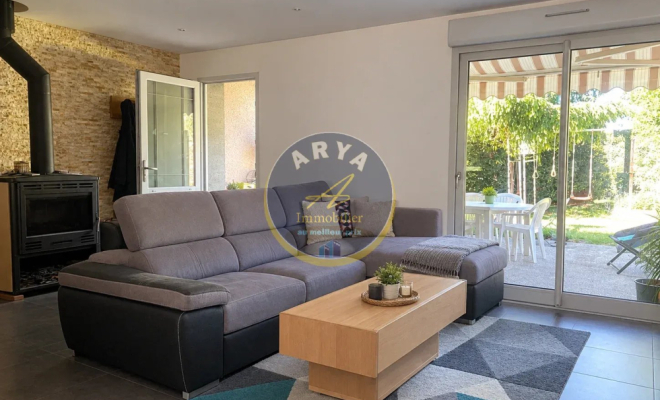Belle maison avec quatre chambres sur un beau terrain au calme sans vis-à-vis, ARYA Immobilier, Estimation gratuite sous 48h