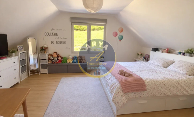 Belle maison avec quatre chambres sur un beau terrain au calme sans vis-à-vis, ARYA Immobilier, Estimation gratuite sous 48h