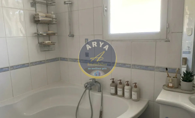 Belle maison avec quatre chambres sur un beau terrain au calme sans vis-à-vis, ARYA Immobilier, Estimation gratuite sous 48h
