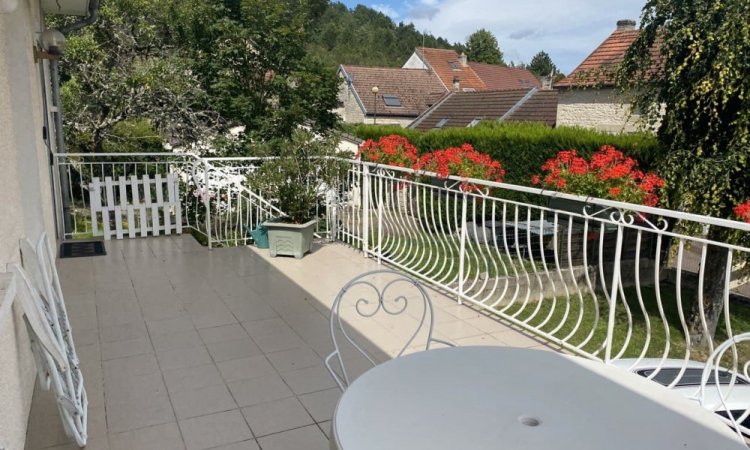 Belle maison 95 m2, grande terrasse 20m2 au calme avec belle vue sans vis- à- vis, beau terrain clos, à Ancey à 4 KM Fleurey-sur-Ouche, estimation gratuite